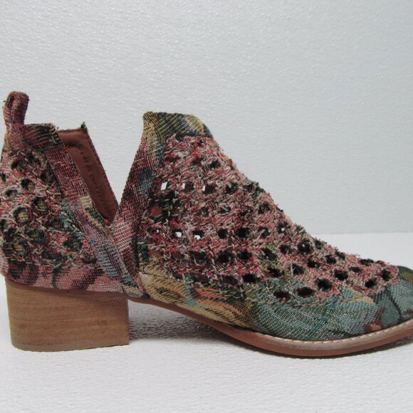 Jeffrey Campbell Taggart Bootie Tapestry Jacquard Size 8M - Picture 4 of 9